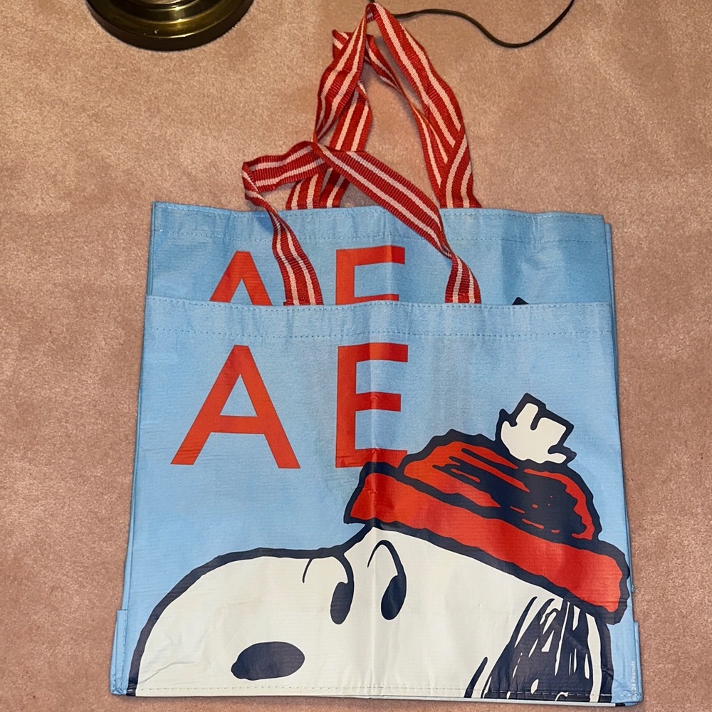 American Eagle Peanuts Snoopy Reusable Tote Bags Holiday Winter RARE 2PK